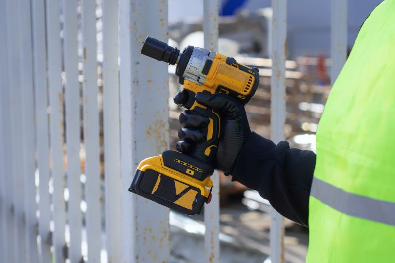 Who Does Fence Repairs